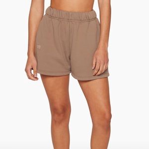 Set Active Sweat Shorts in Dugout Tan – Size XS